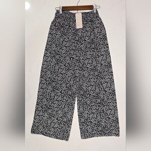 NWT Emery Rose Floral Flowing Pants‎ Women's Size Med